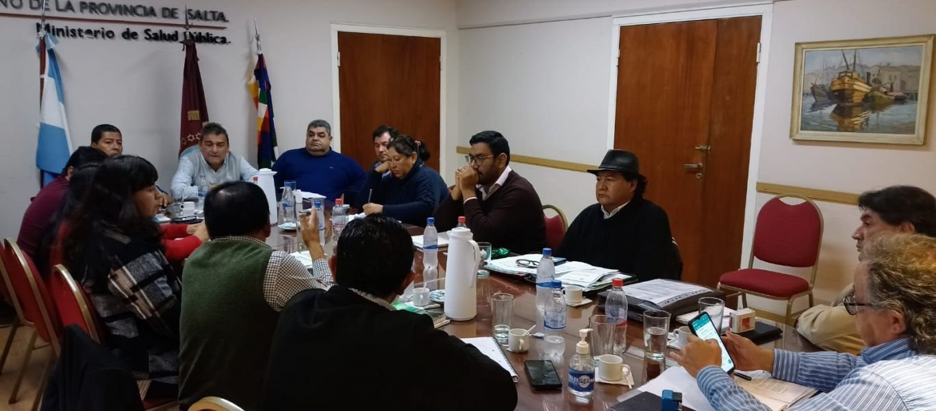 Provincia y gremios de la salud llegan a un acuerdo salarial – La Hora ...