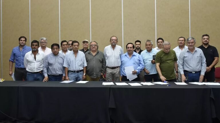 Gobierno y gremios salteños llegaron a un acuerdo salarial para el ...